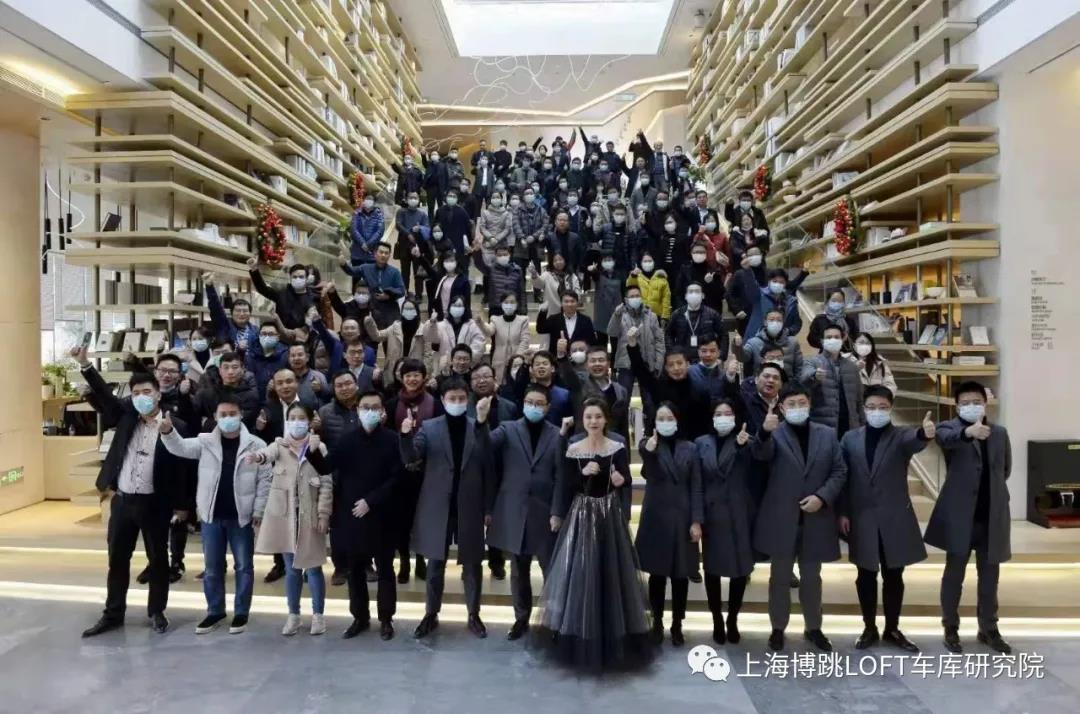 舟山全国一百多人在华侨城汉口道6号参观研讨LOFT专利车库技术！